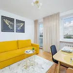 Ludna Overlooking The Center By The Vistula River By Renters * Warszawa