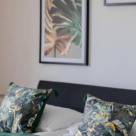 Ludna Overlooking The Center By The Vistula River By Renters Apartment Warsaw