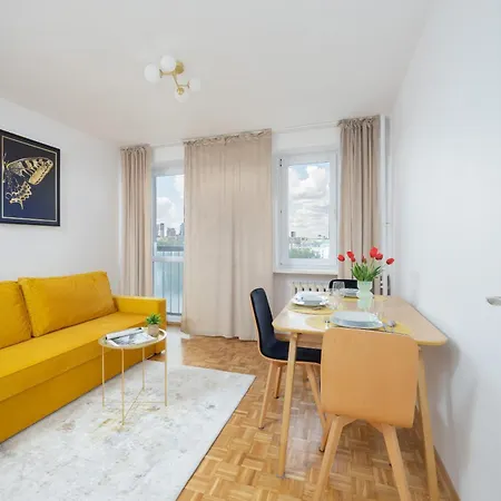 Ludna Overlooking The Center By The Vistula River By Renters *