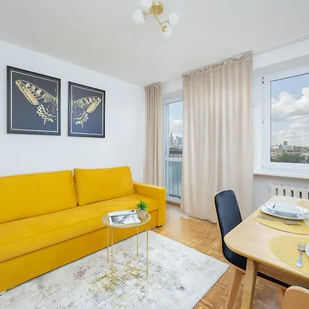 Ludna Overlooking The Center By The Vistula River By Renters * Varsó