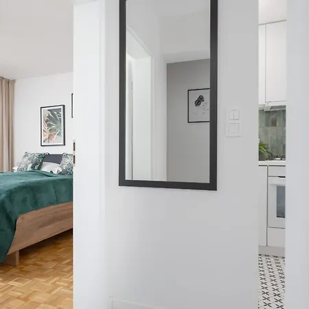 Apartamento Ludna Overlooking The Center By The Vistula River By Renters Varsóvia